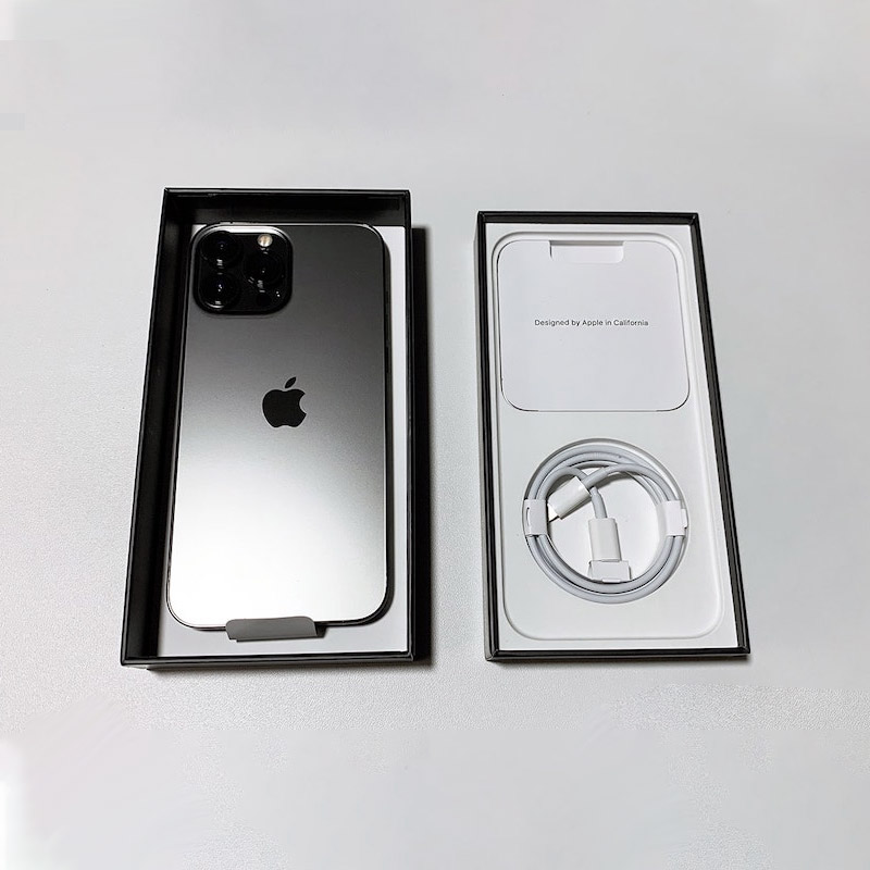 ¿Cuánto dinero ha ganado Apple retirando los accesorios de las cajas del iPhone?