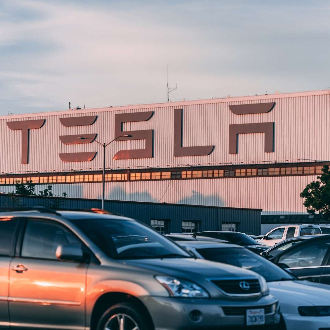 Tesla cobrará una suscripción para acceder a internet desde sus vehículos