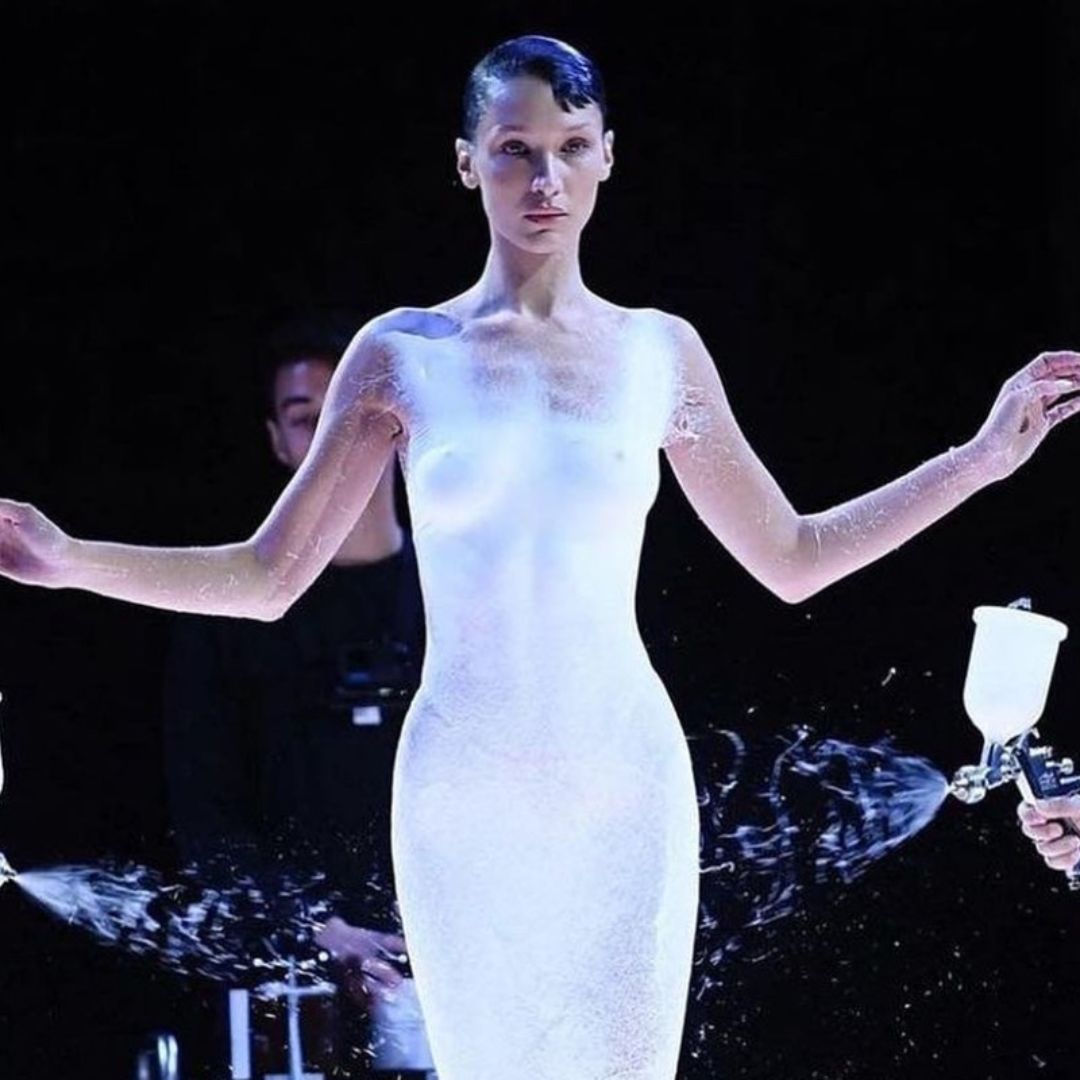 El vestido en spray presentado en la Semana de la Moda de París