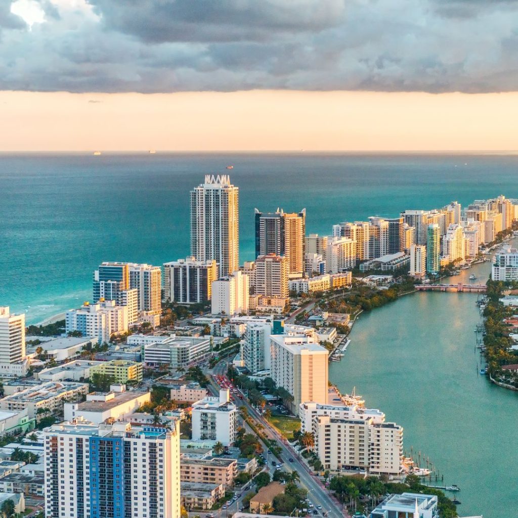 Oportunidades de empleo en LinkedIn para trabajar en Miami