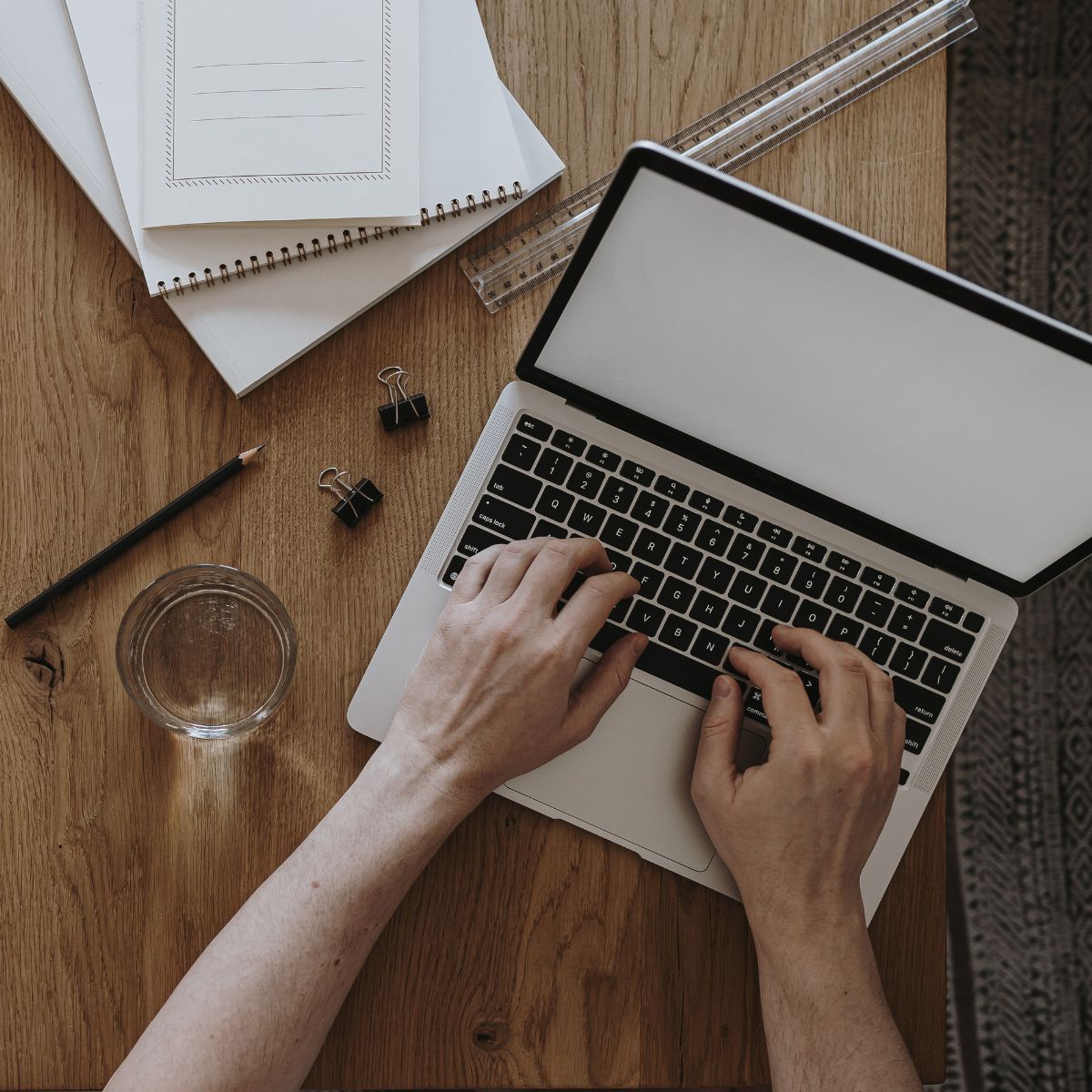 5 Formas Alternativas a tu Trabajo Tradicional para Ganar Dinero Online